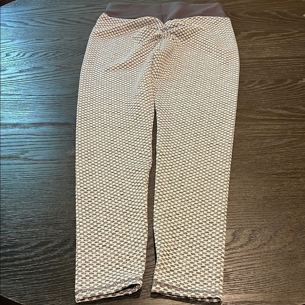 Hot Miami Styles Gray and White Leggings with Polka Dot Pattern